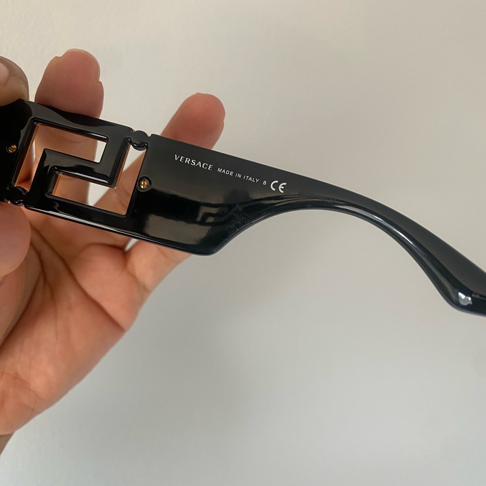 Versace SUNGLASSES 😎 (Authentic ) - Picture 8 of 17